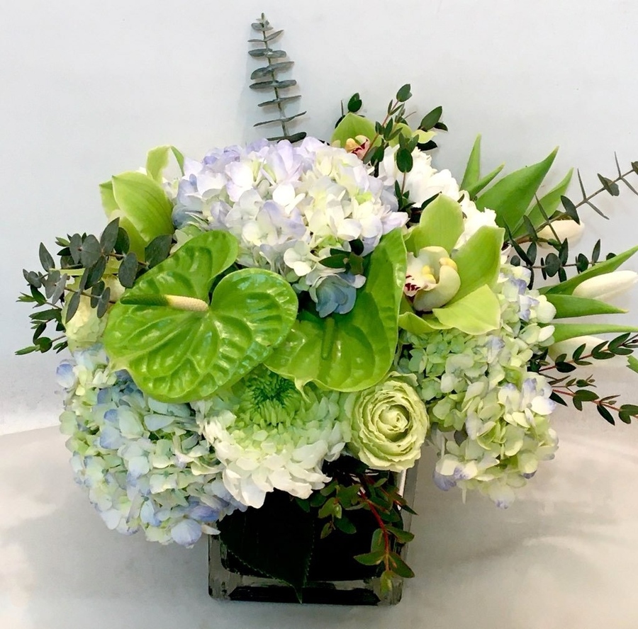 big-flowers-nyc-delivery-arrangements-101_$108.99